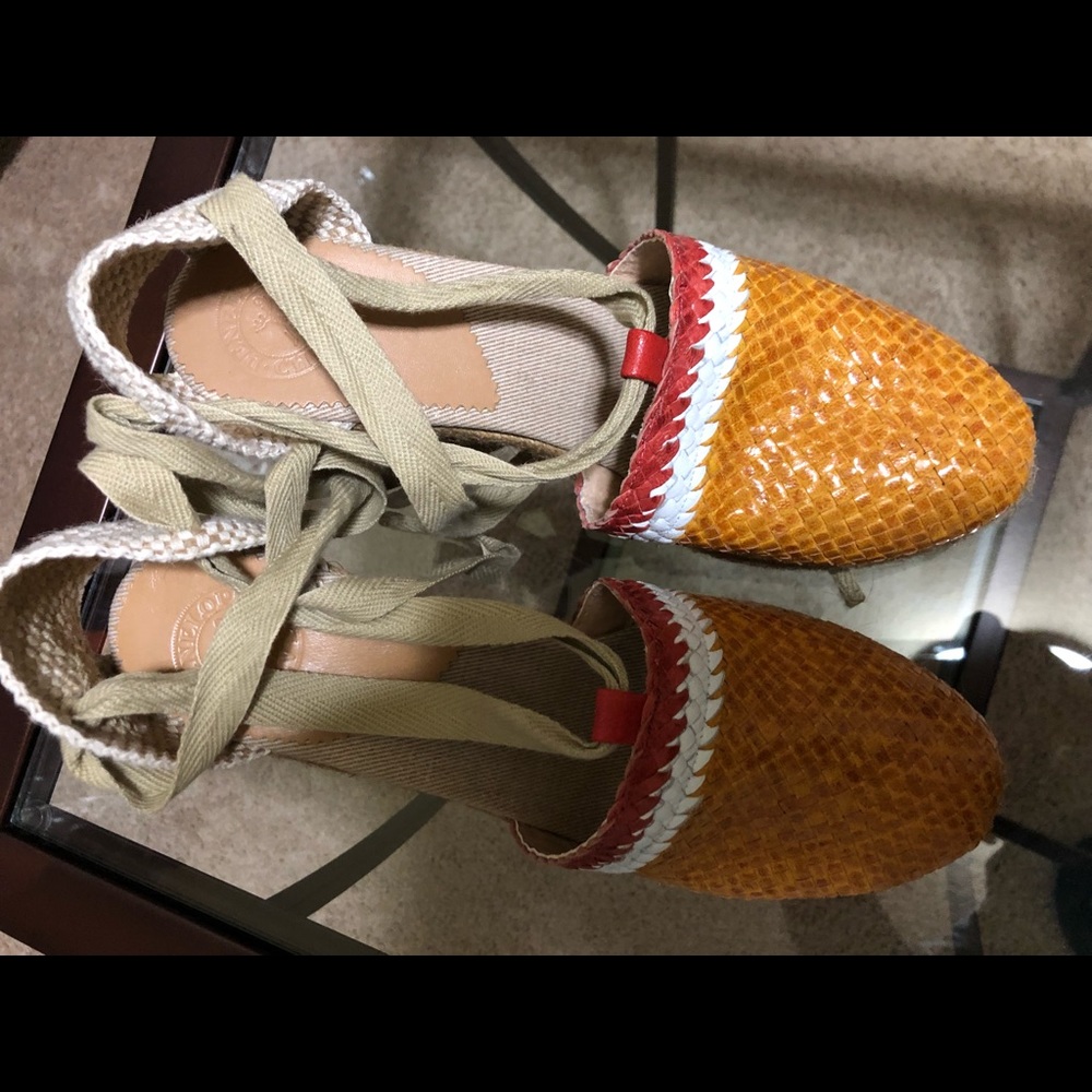 Shoe - Picture 7 of 7